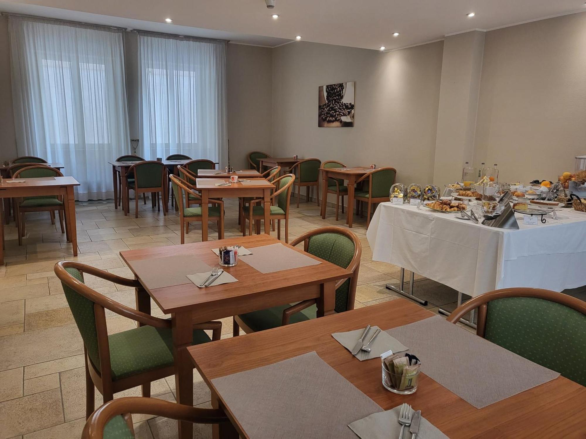 Hotel Lux Alessandria Exterior photo