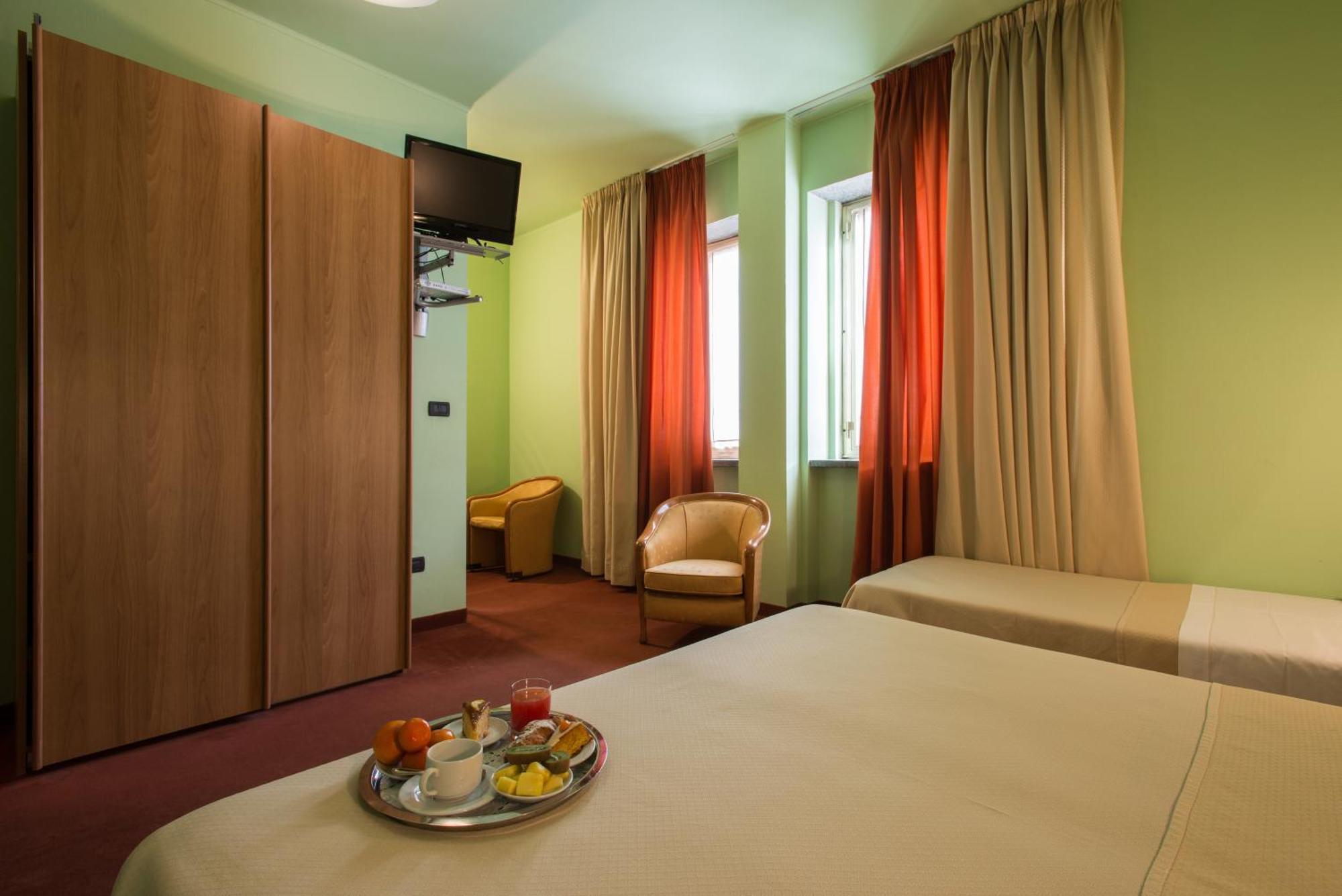 Hotel Lux Alessandria Exterior photo