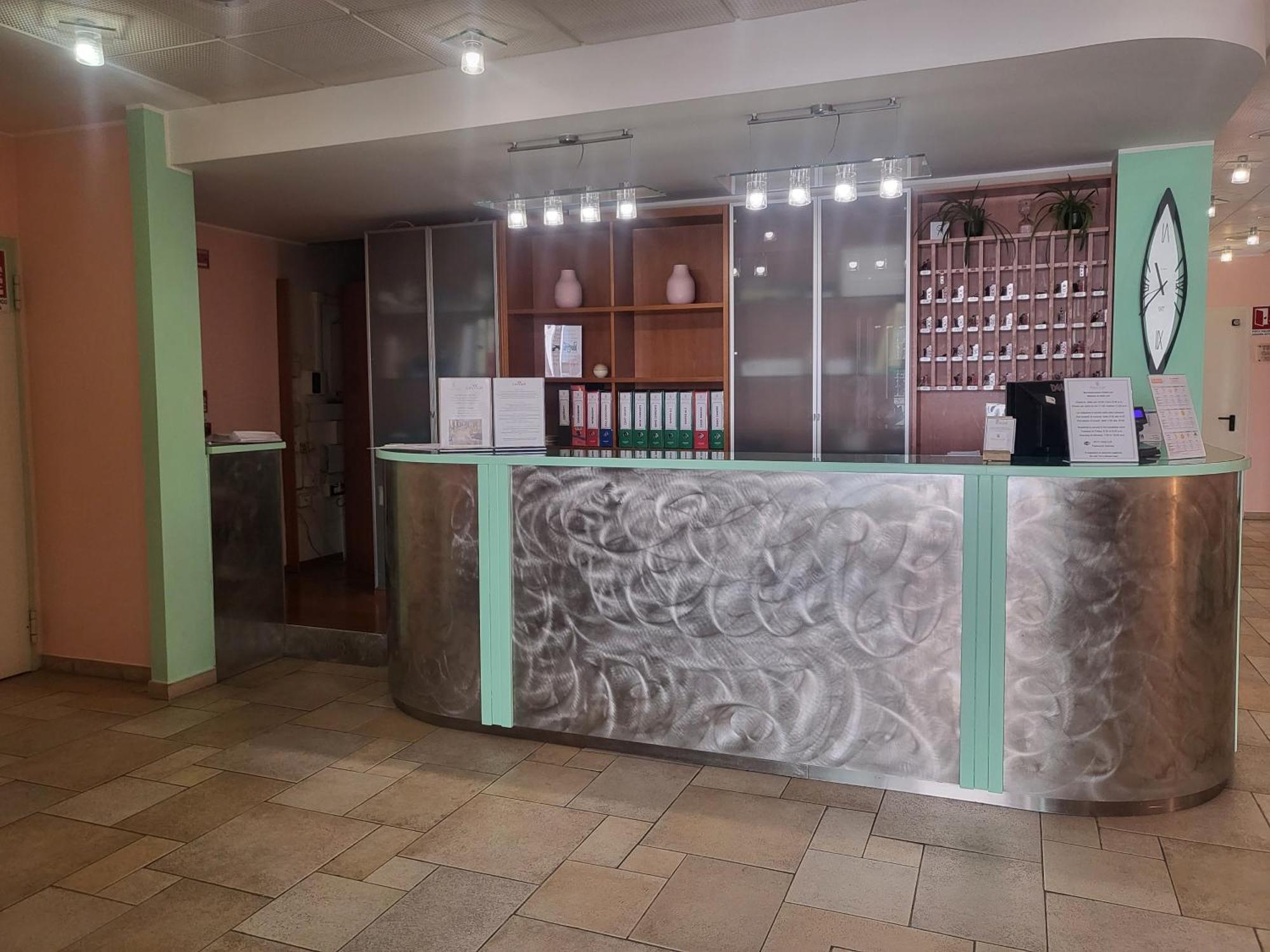Hotel Lux Alessandria Exterior photo
