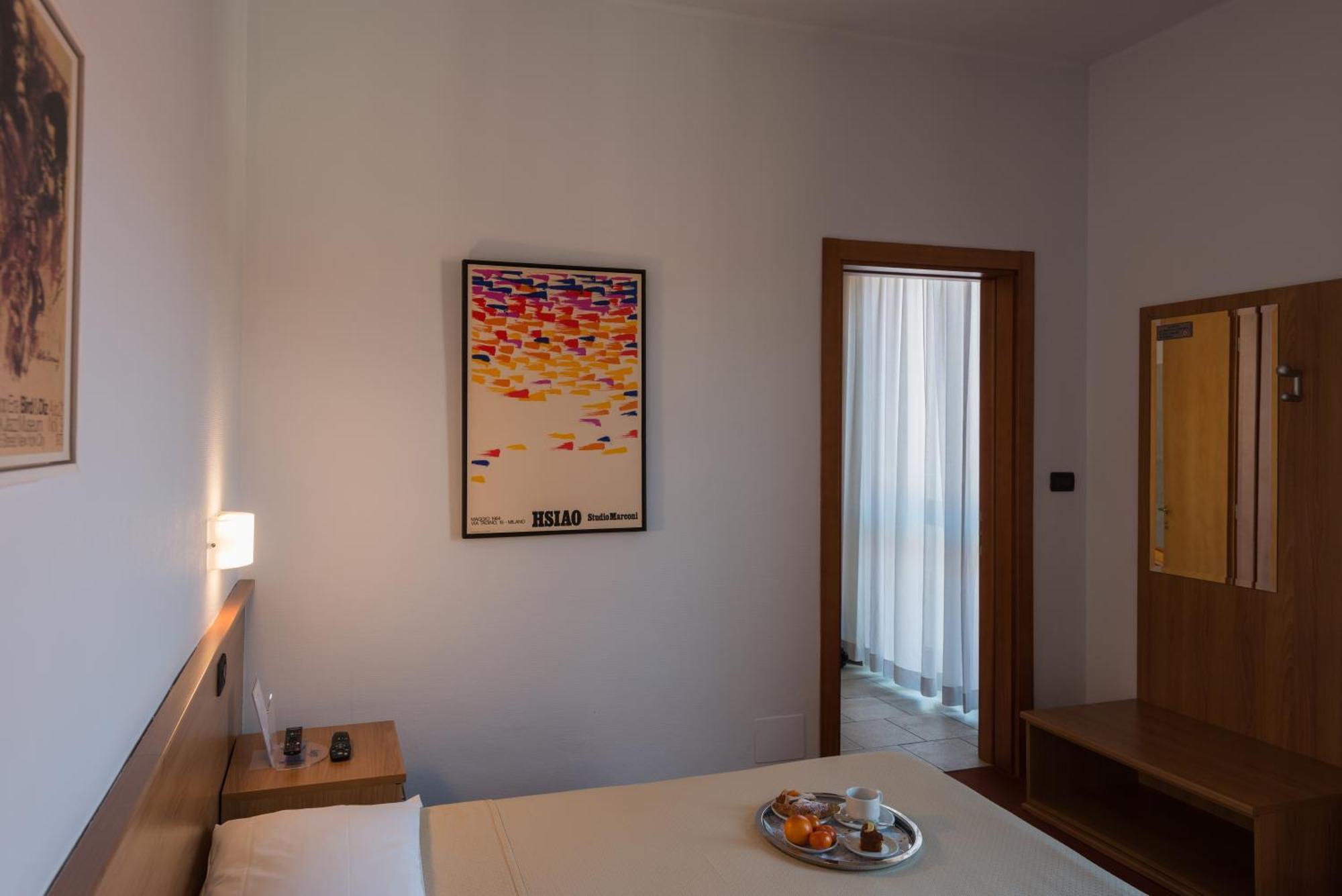 Hotel Lux Alessandria Room photo