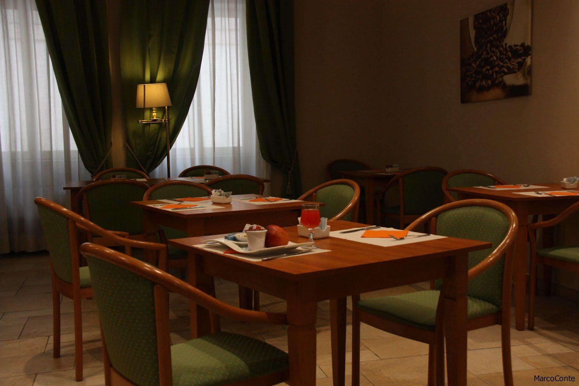 Hotel Lux Alessandria Exterior photo